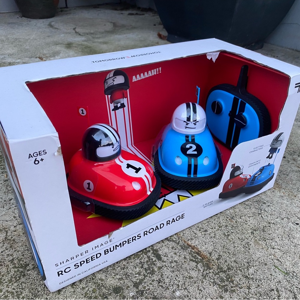 Sharper Image RC Red & Blue Ejecting Bumper Rivals Set New - Picture 2 of 11